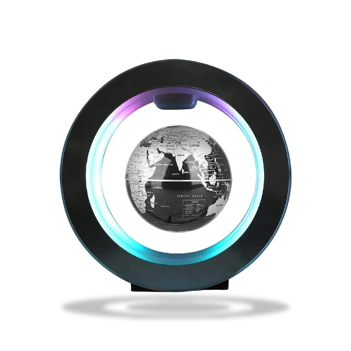 Lampe LED avec un globe terrestre noir en lévitation magnétique, entouré d'un anneau circulaire lumineux multicolore.