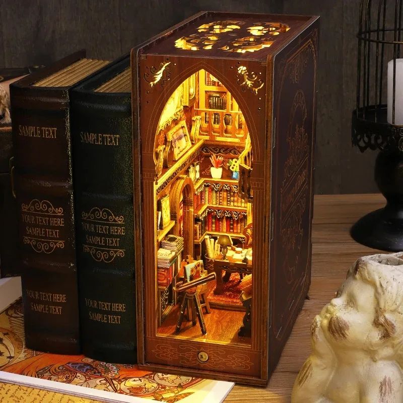 Kit serre-livres miniature 'Library of Books' en bois, avec lumières LED. Représente une bibliothèque ancienne détaillée avec