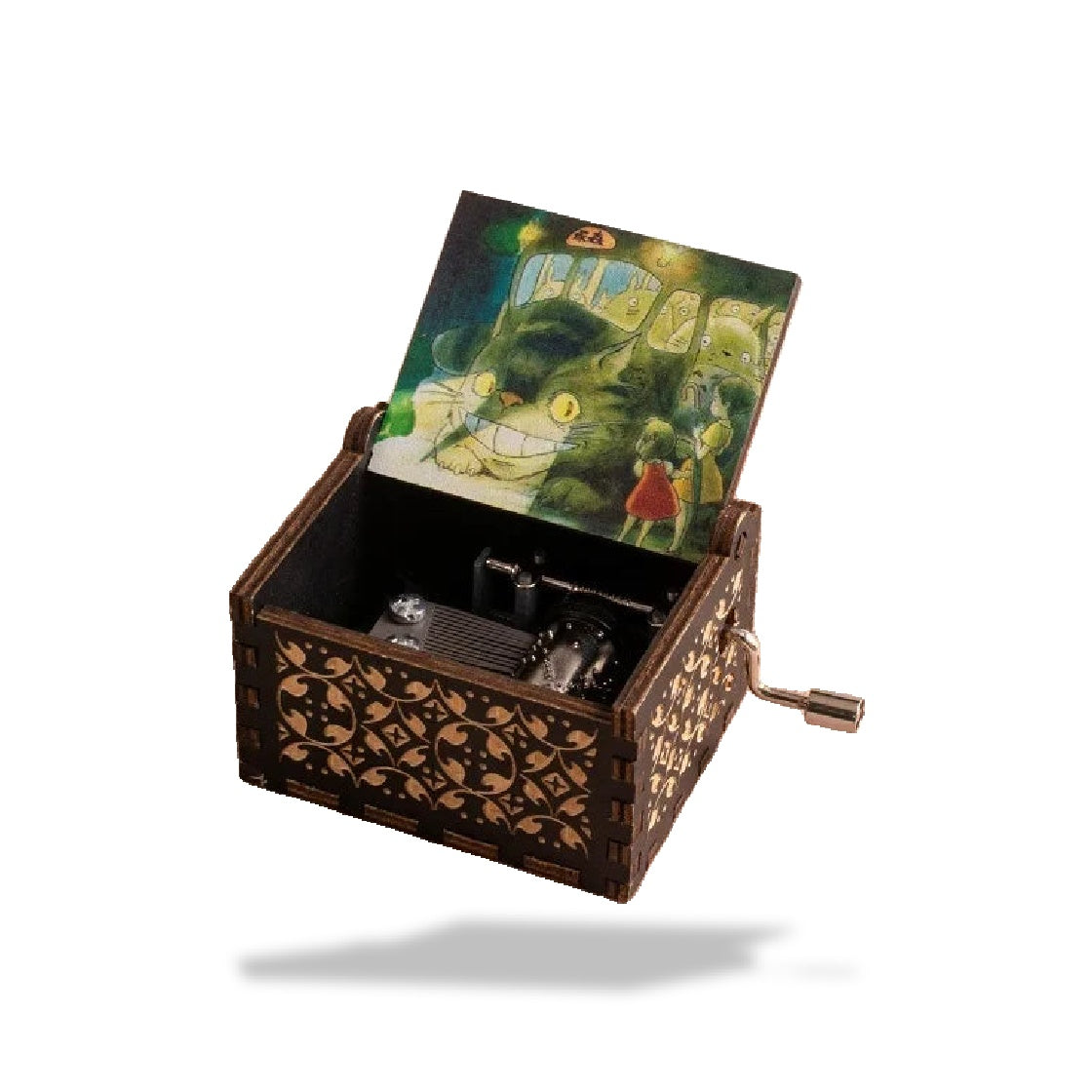 Boîte à musique en bois marron foncé avec motifs décoratifs, couvercle ouvert illustrant Totoro et le Catbus.