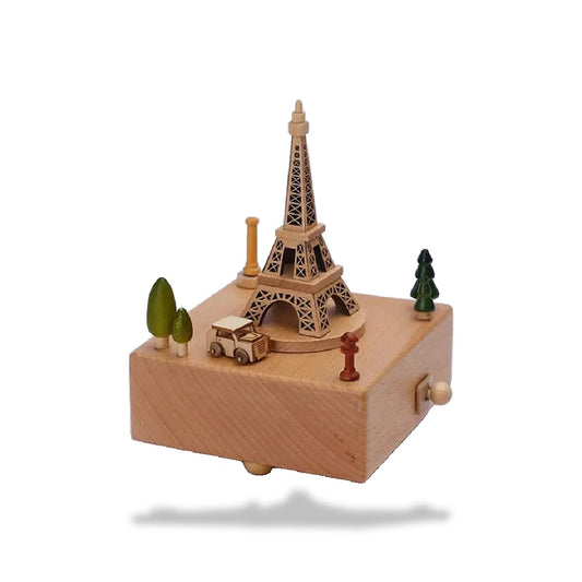 Boîte à musique en bois de hêtre naturel avec Tour Eiffel et voiture miniatures, forêt et bouche d'incendie.
