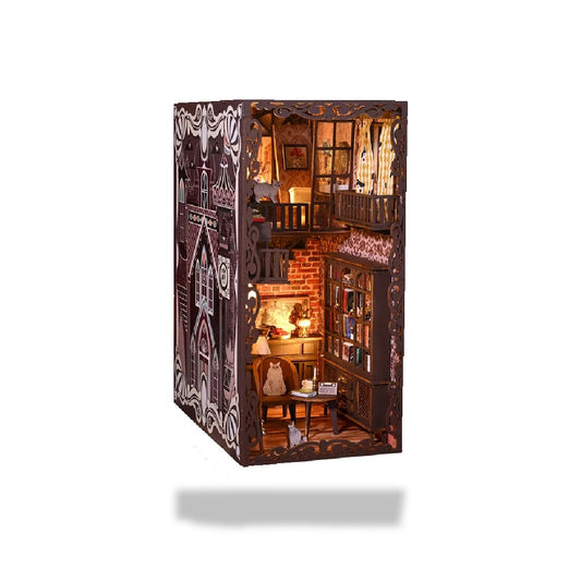 Kit de serre-livres en bois pour créer un coin de livre miniature. Il représente une maison victorienne détaillée avec des lu