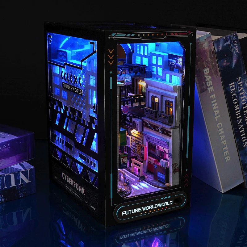 Un kit serre-livres Cyberpunk éclairé par des lumières LED bleues et violettes, représentant une scène de rue futuriste.